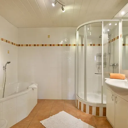 Haus Sonnenschein Тирзе